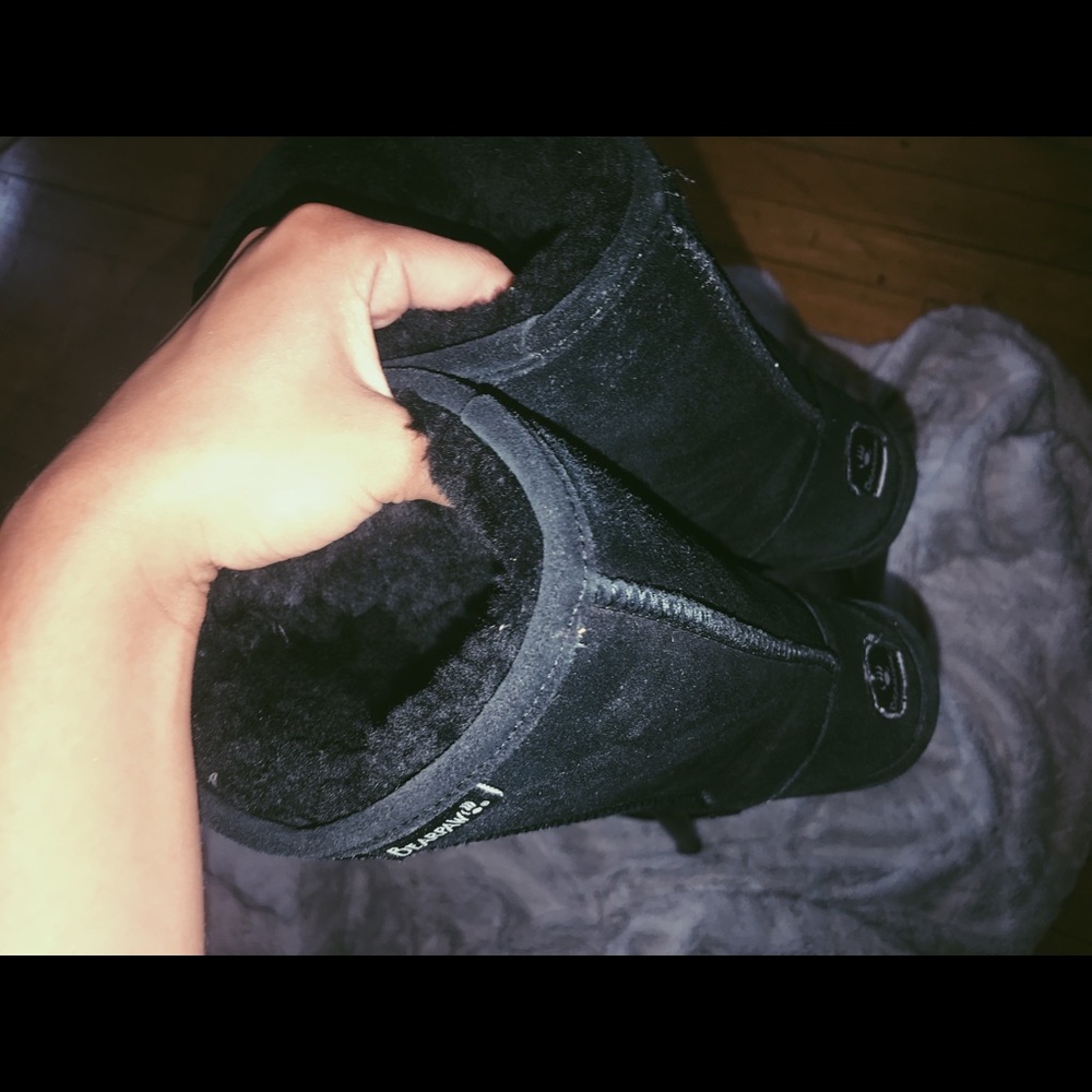 🤩 Fuzzy Black Bear Paw Boots 🤩